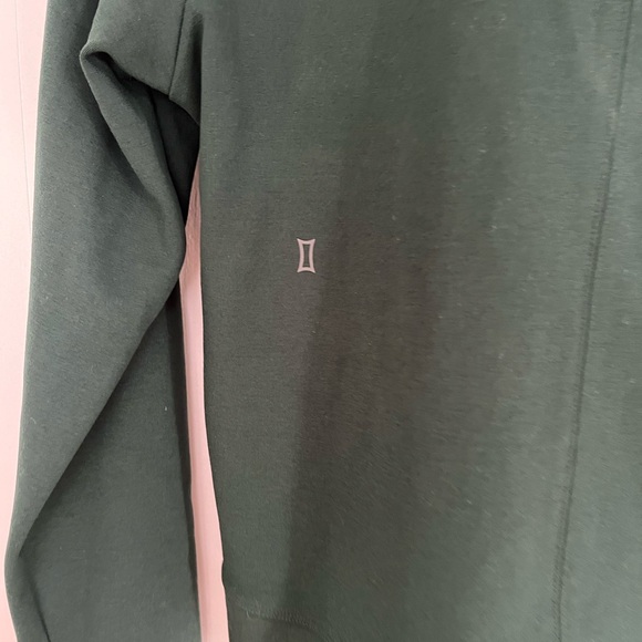 Kit and Ace crewneck pullover green shirt - Picture 8 of 13